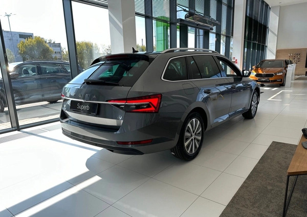 Skoda Superb cena 194840 przebieg: 4, rok produkcji 2024 z Czaplinek małe 154